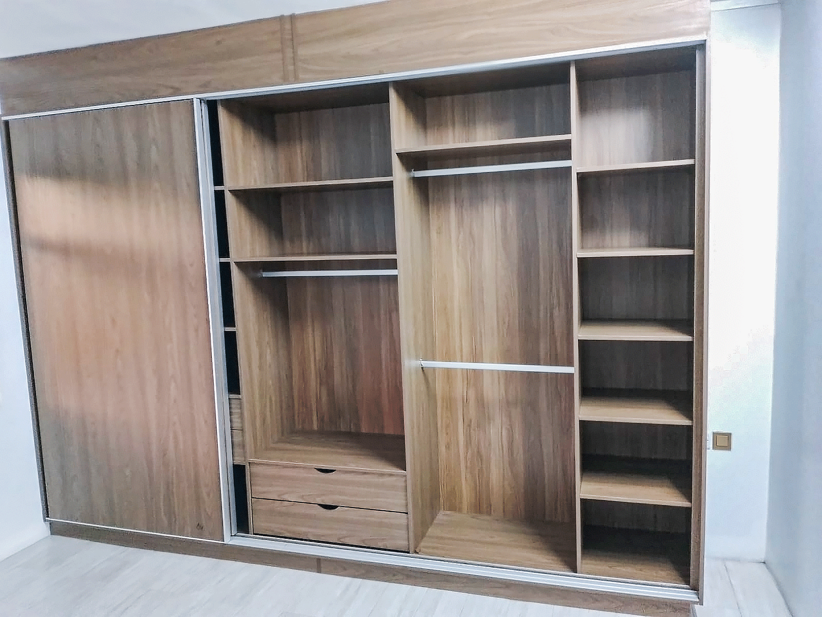 A picture of a wardrobe